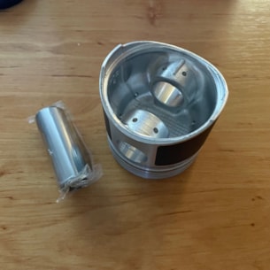 Píst + čep Mitsubishi K3E, K4E DI