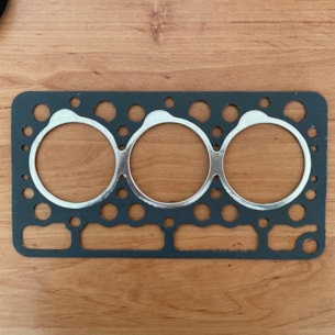 Těsnění pod hlavu Kubota 3V D750