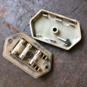 Skříňka pojistková Kubota L15-2201