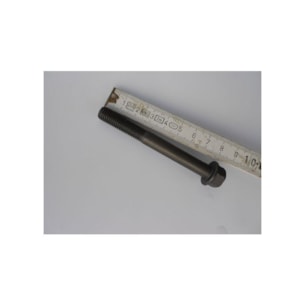 Šroub hlavy motoru Kubota D850