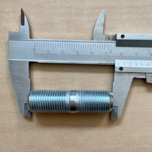 Svorník kola Kioti RX7330