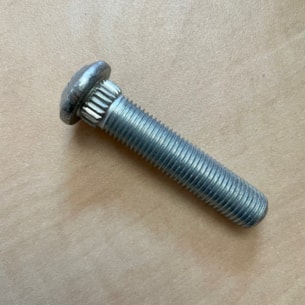 Svorník šroub kola 7/16-20x2-1/8 vnitřní kolo Ventrac