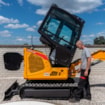 Force 326 minibagr 2600 kg