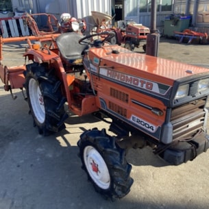 Malotraktor Hinomoto E2004 použitý