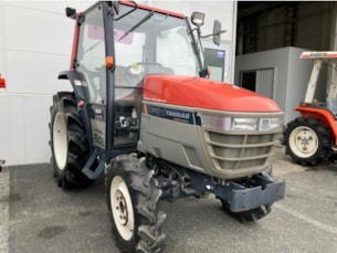 Malotraktor Yanmar AF28D s kabinou
