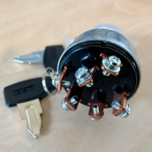 Skříňka spínací Iseki TU1700