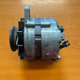 Alternátor Kubota L1501-2201 použitý