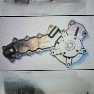 Vodní pumpa Kubota V2403