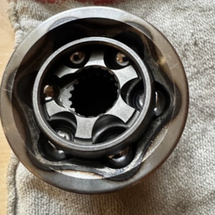 Kloub přední nápravy Hinomoto C, E, Shibaura SD