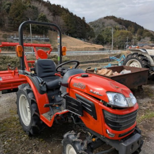 Malotraktor KUBOTA JB16DT poškozený