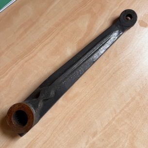 Rameno hydrauliky Kubota B1500 levé použité