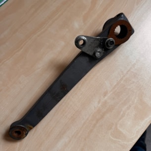 Rameno hydrauliky Kubota B1500 pravé použité 
