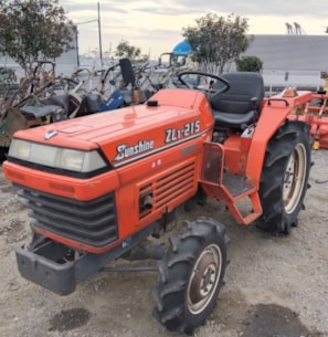 Traktor Kubota L1-215DT
