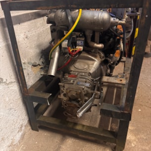 Motor Kubota Z482-XL výr. č. 3957 lodní provedení