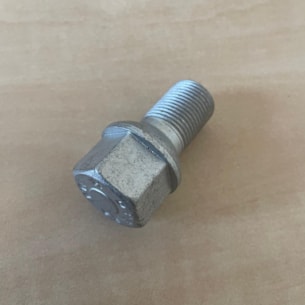 Šroub kola M18x25 Multicar M27, M30, M31