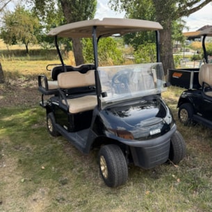 Vozík elektrický EZGO RXV Black 48V 4-místný vč. příslušenství v.č. 5546820/1